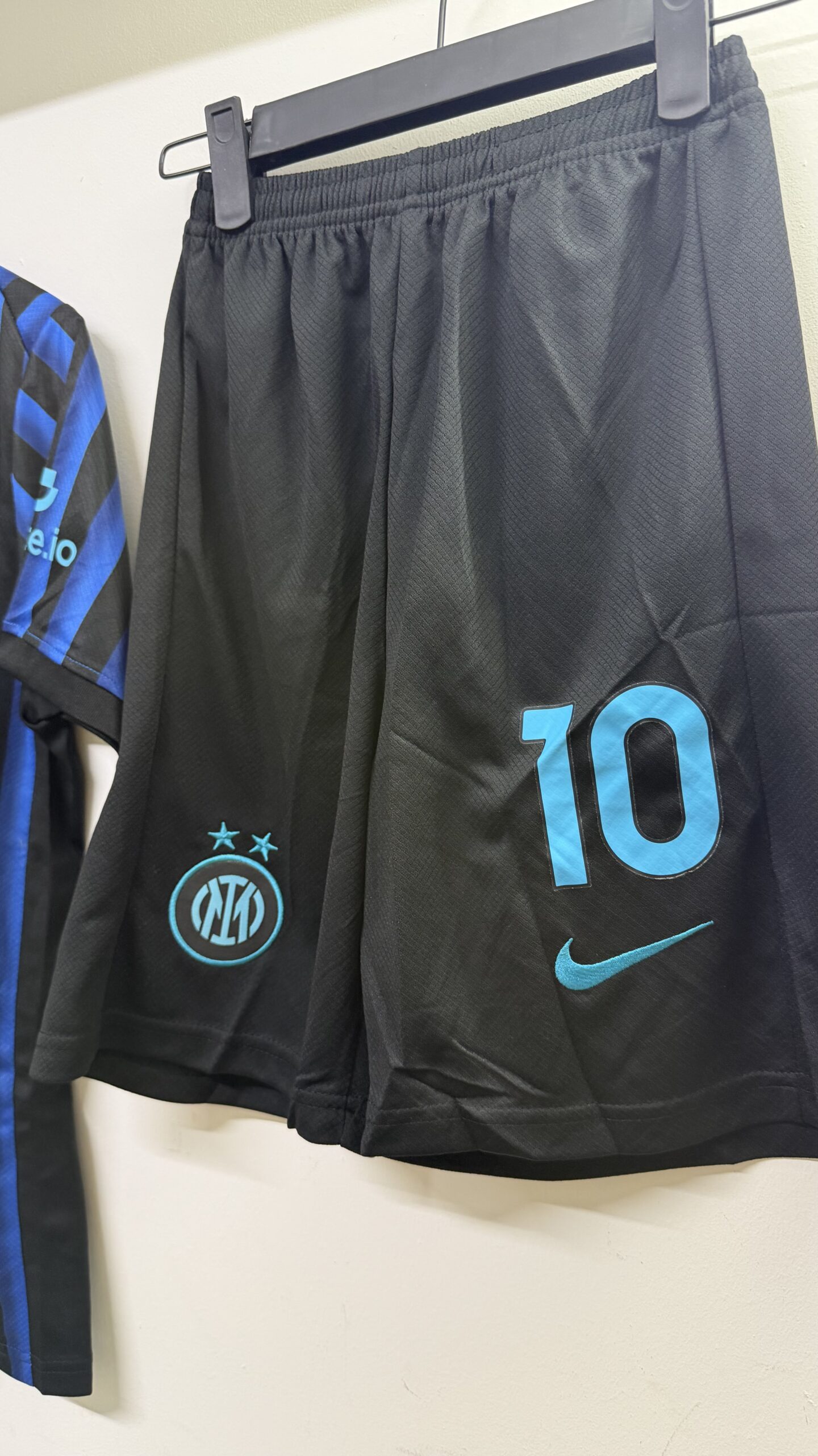 Equipo de Fútbol Infantil INTER DE MILAN – Camiseta + Short - Imagen 5