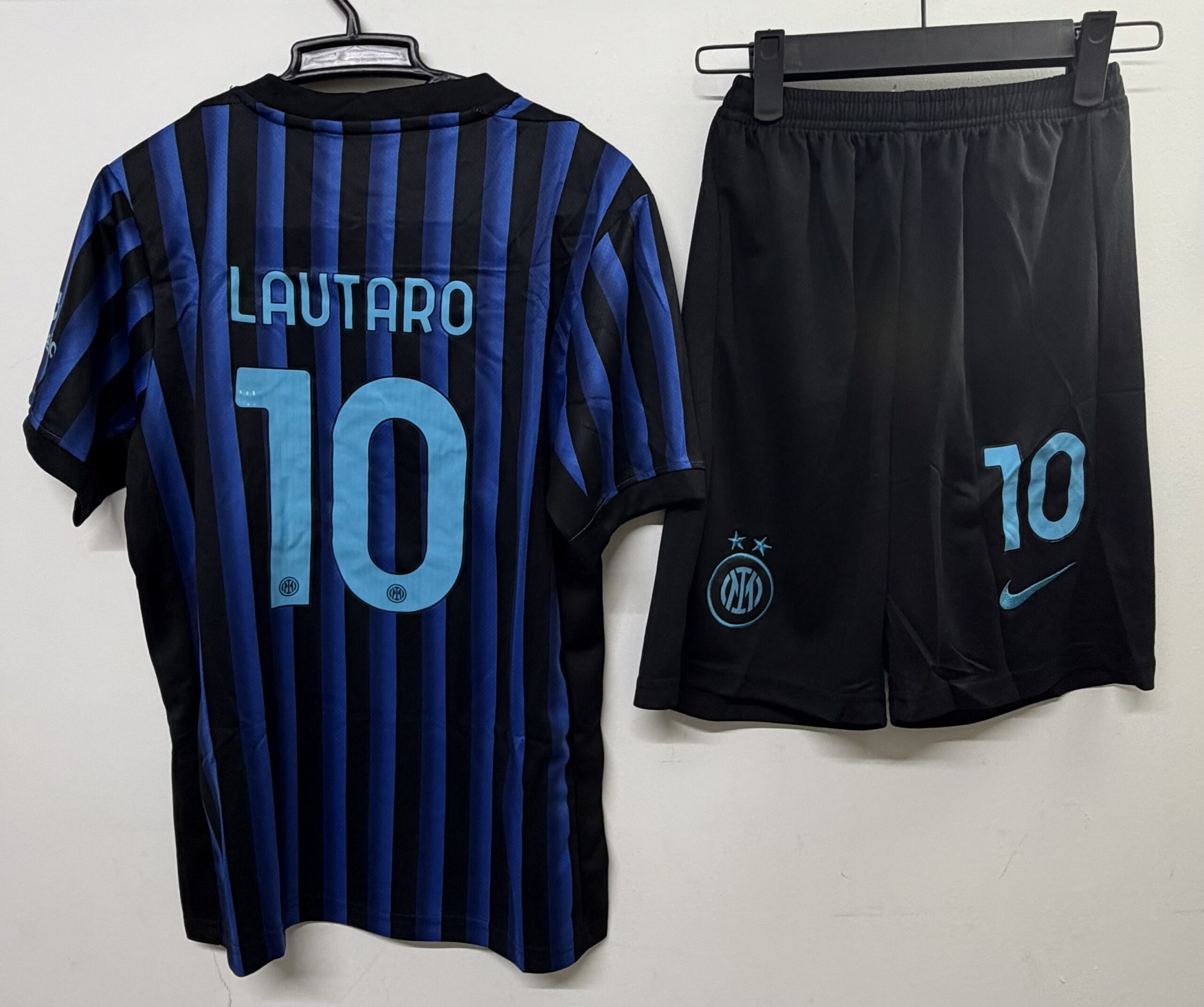 Equipo de Fútbol Infantil INTER DE MILAN – Camiseta + Short - Imagen 7