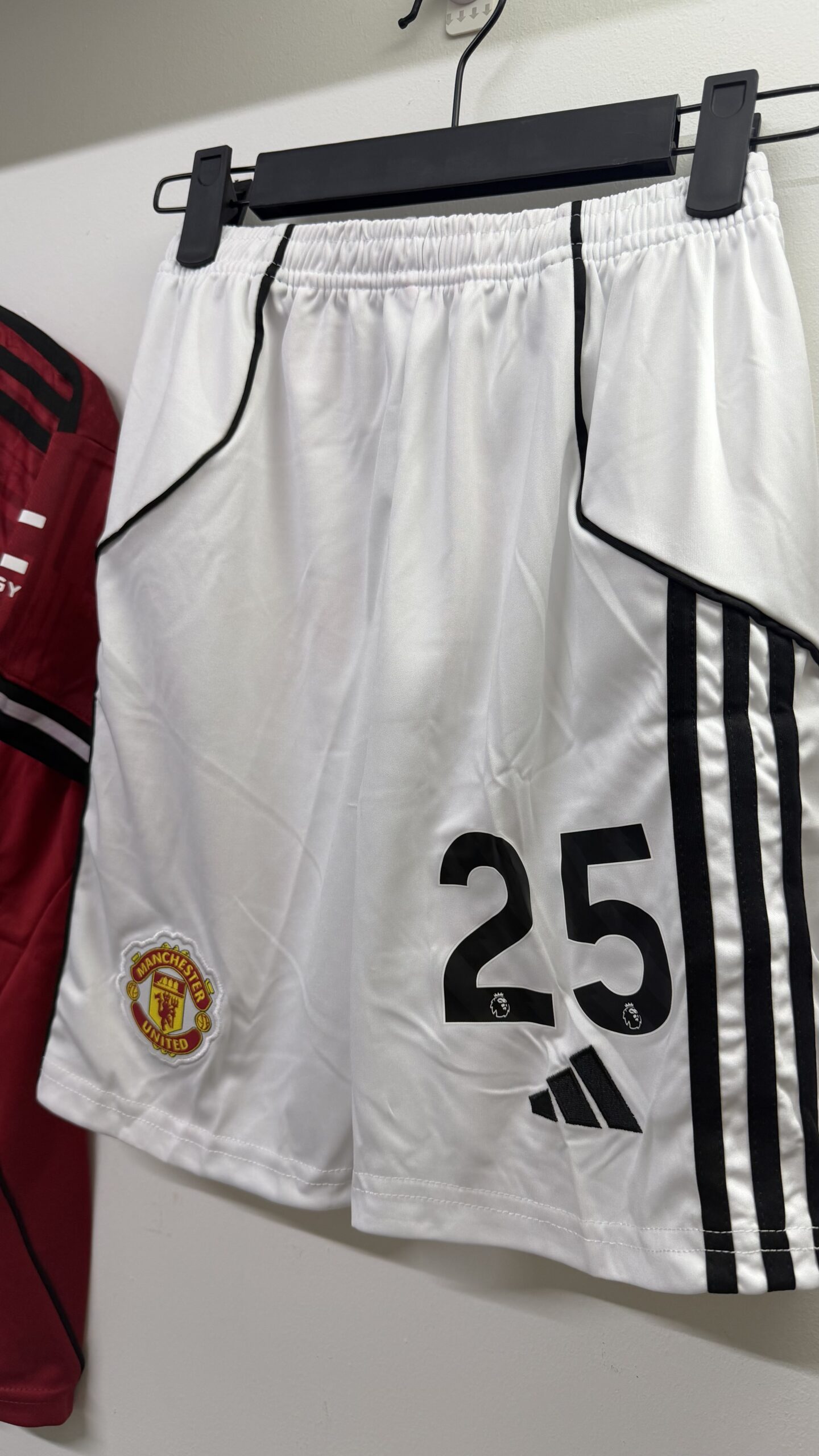Equipo de Fútbol Infantil MANCHESTER UNITED – Camiseta + Short - Imagen 8