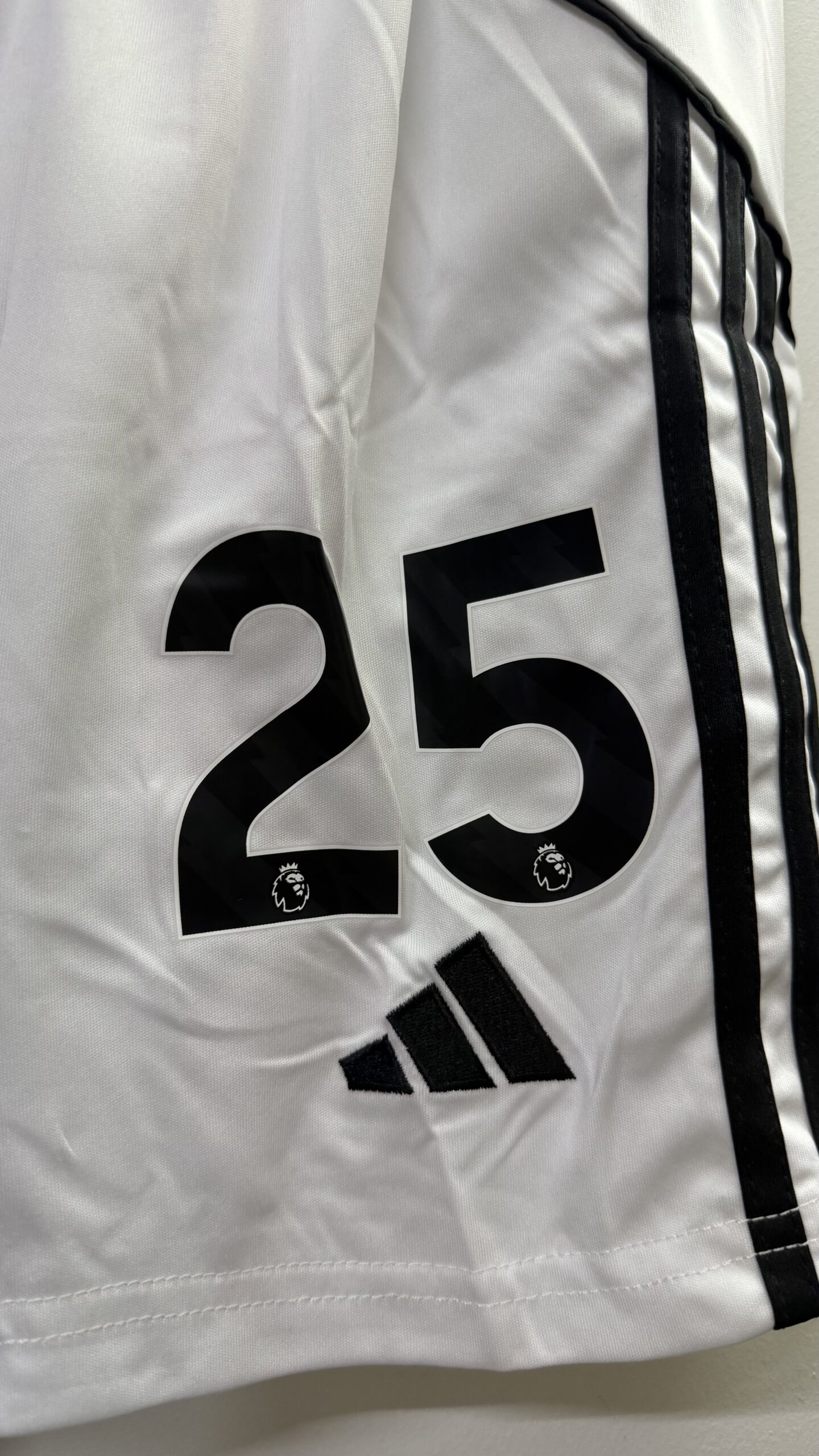 Equipo de Fútbol Infantil MANCHESTER UNITED – Camiseta + Short - Imagen 4