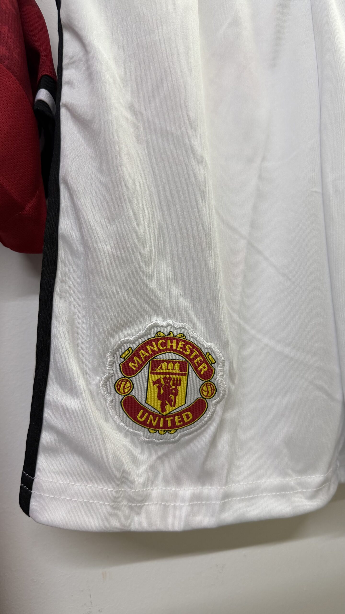 Equipo de Fútbol Infantil MANCHESTER UNITED – Camiseta + Short - Imagen 5