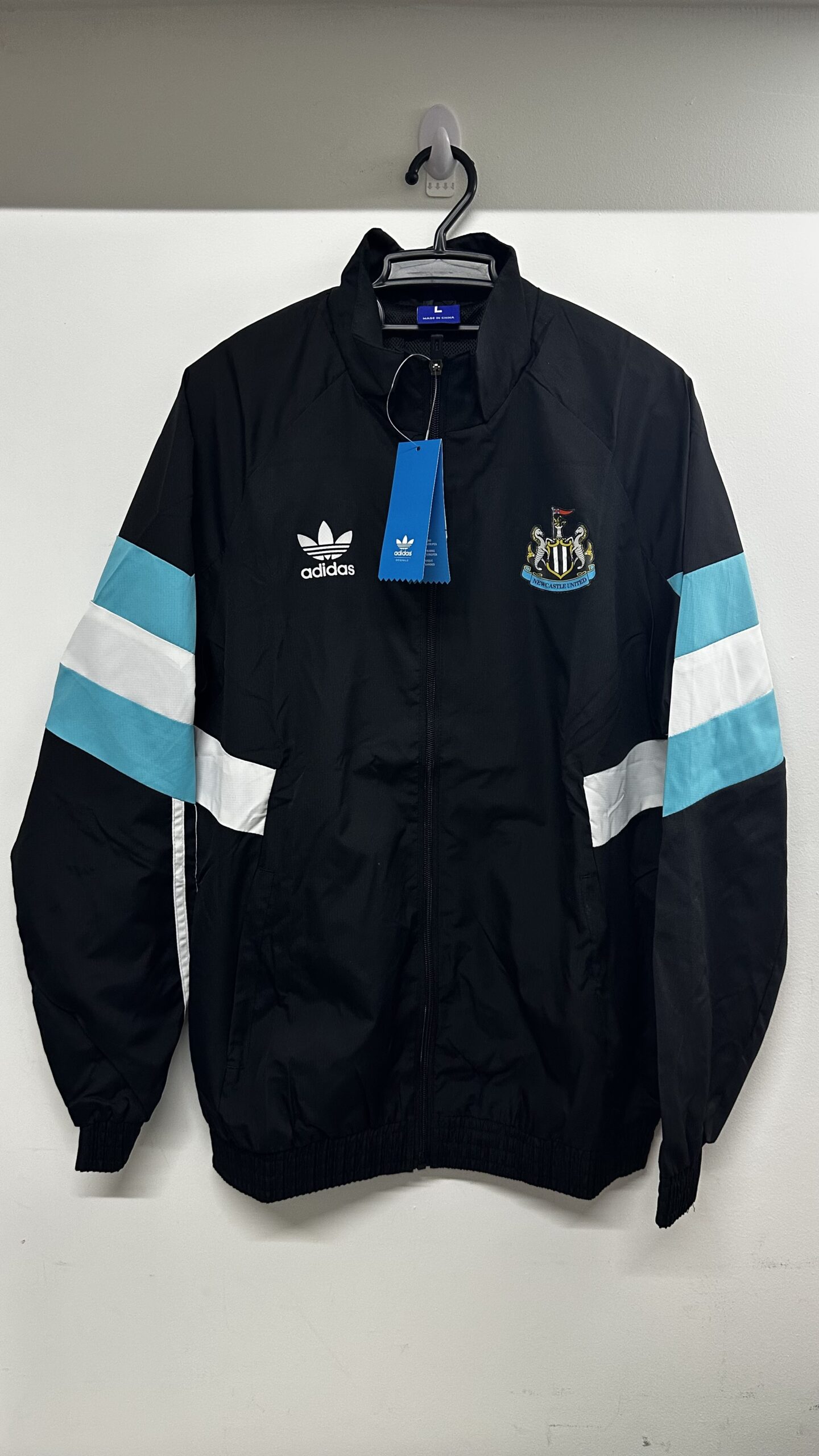 Campera Rompevientos Adidas Originals Newcastle - Imagen 2