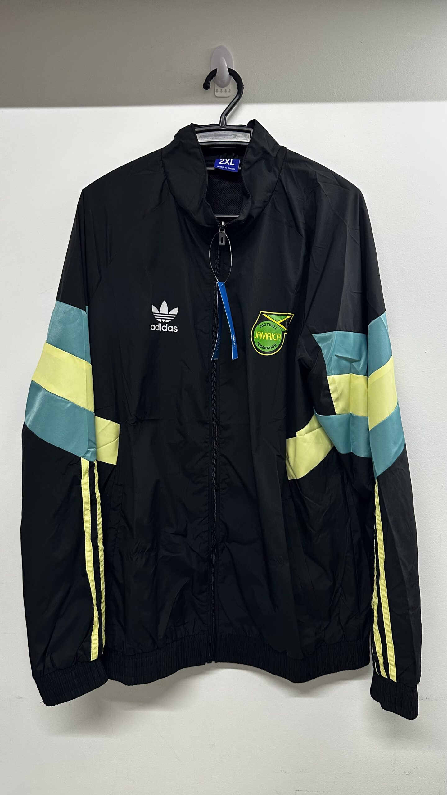 Campera Rompevientos Adidas Originals JAMAICA - Imagen 2